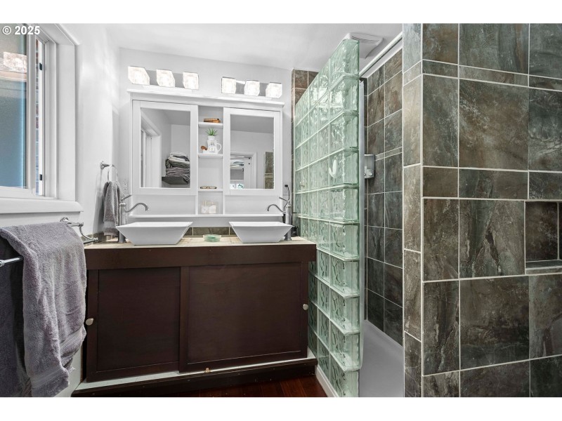 Owner's Suite Bathroom