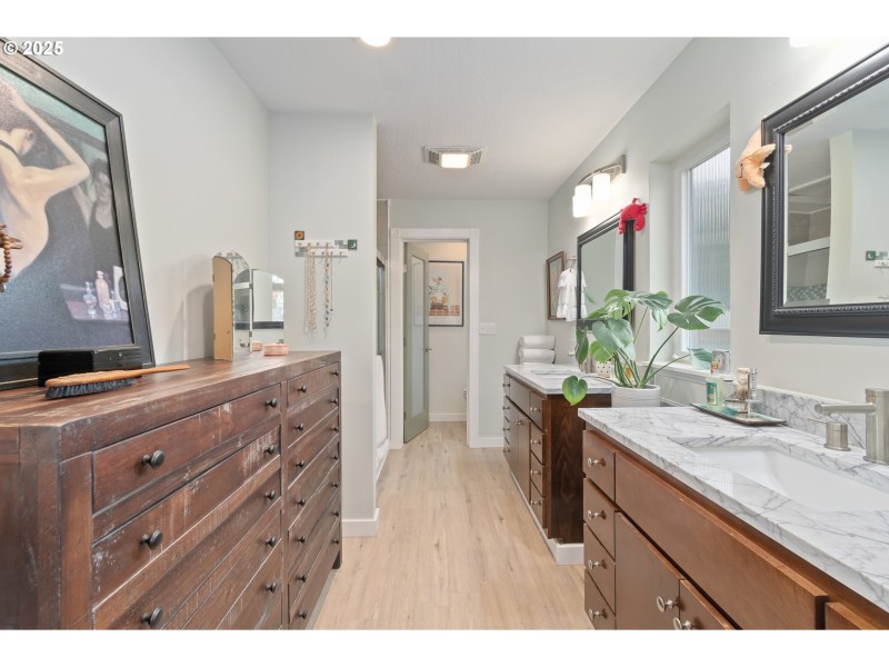 Owner's Suite Bathroom