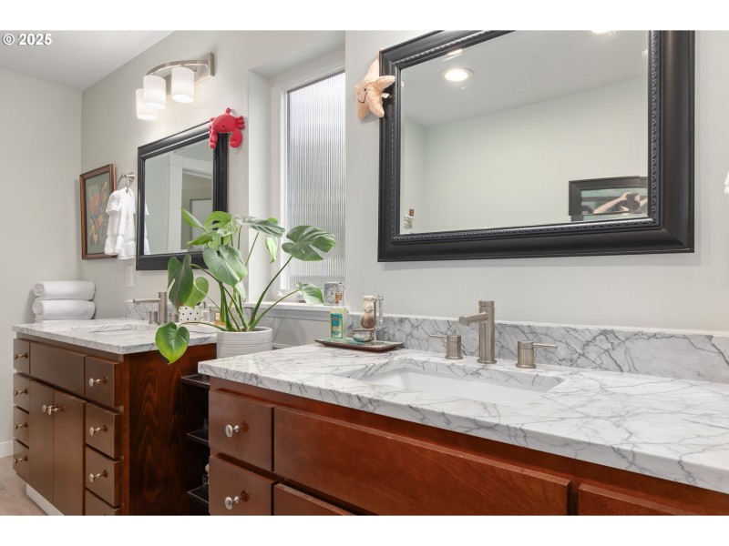 Owner's Suite Bathroom