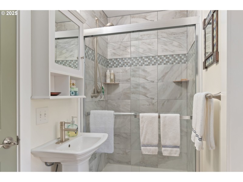 Bathroom, Attached