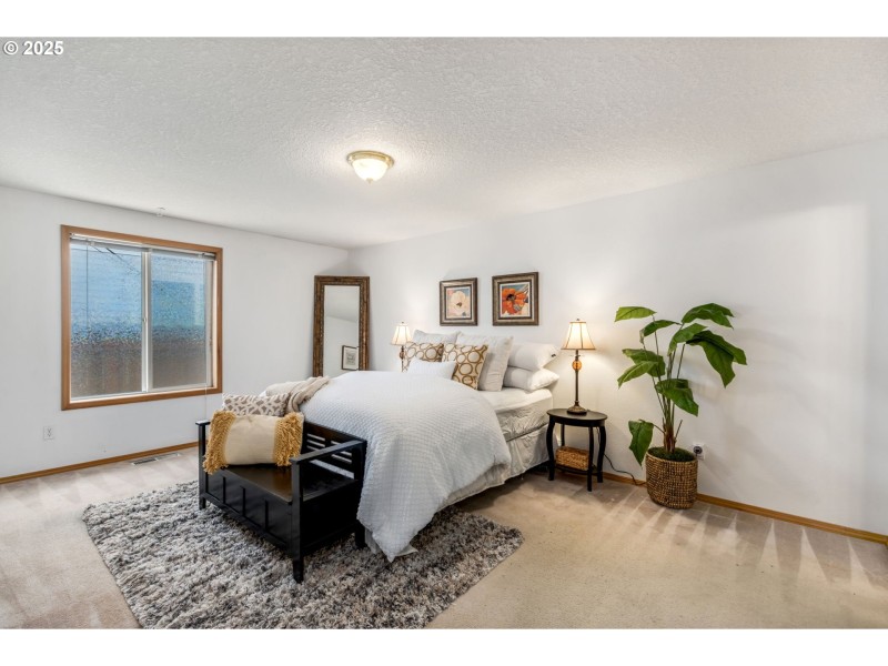 Bedroom, Primary