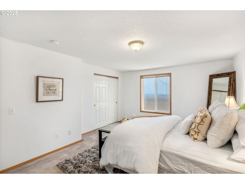 Bedroom, Primary