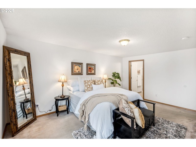 Bedroom, Primary