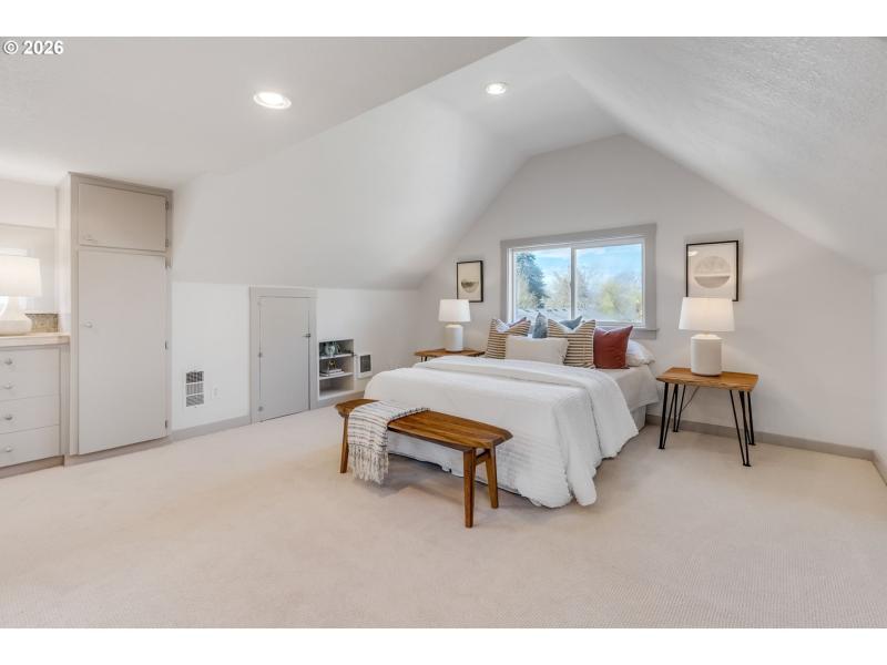 Bedroom, Owner's Suite