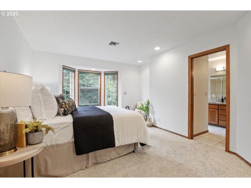 Bedroom, Primary