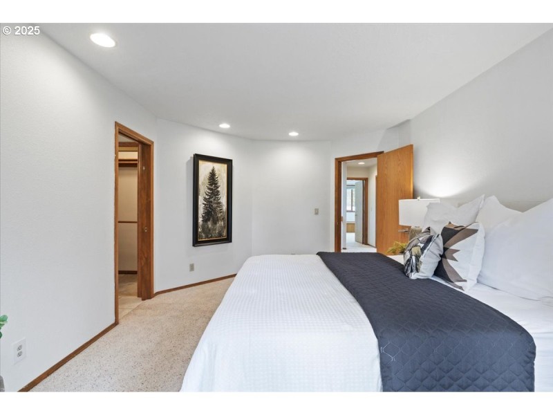 Bedroom, Primary
