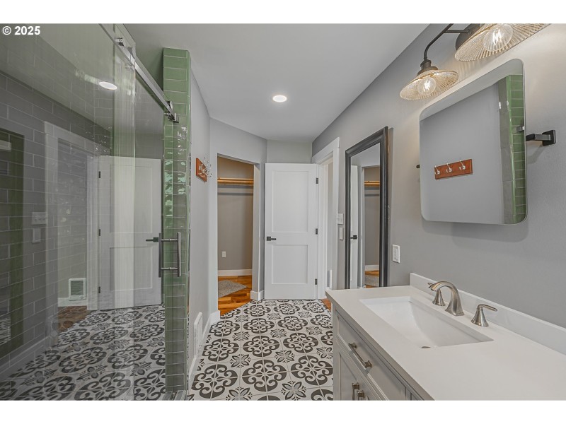 Bathroom, Attached