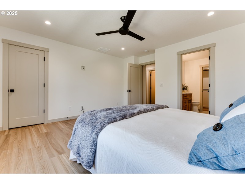 Bedroom, Primary
