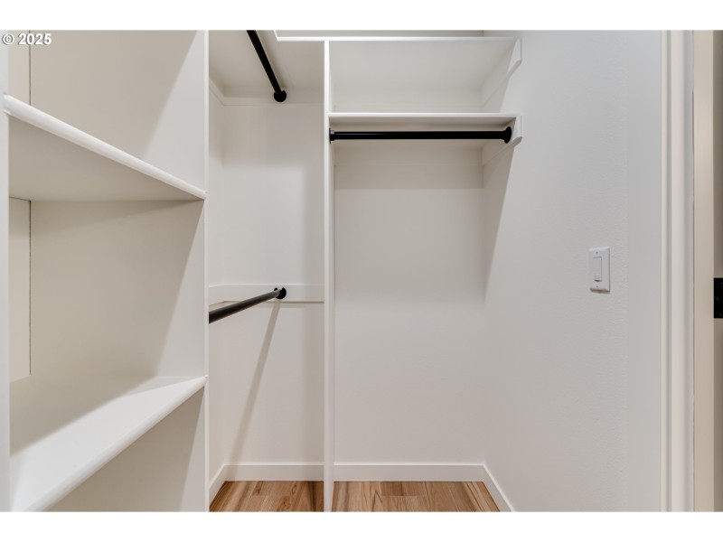 Bedroom, Primary