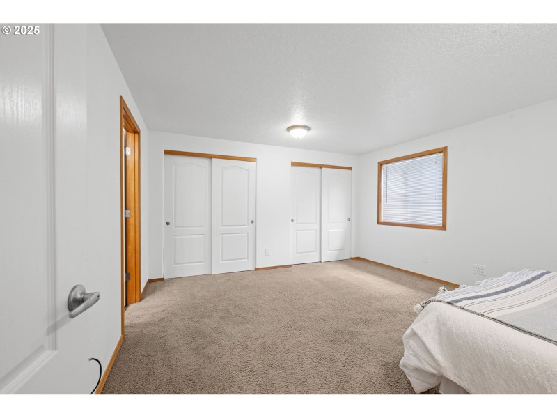Bedroom, Primary