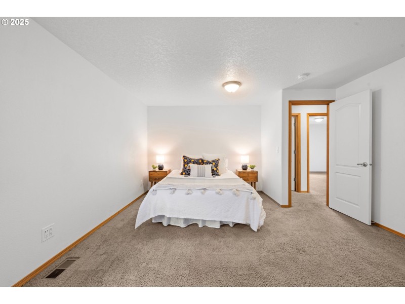 Bedroom, Primary