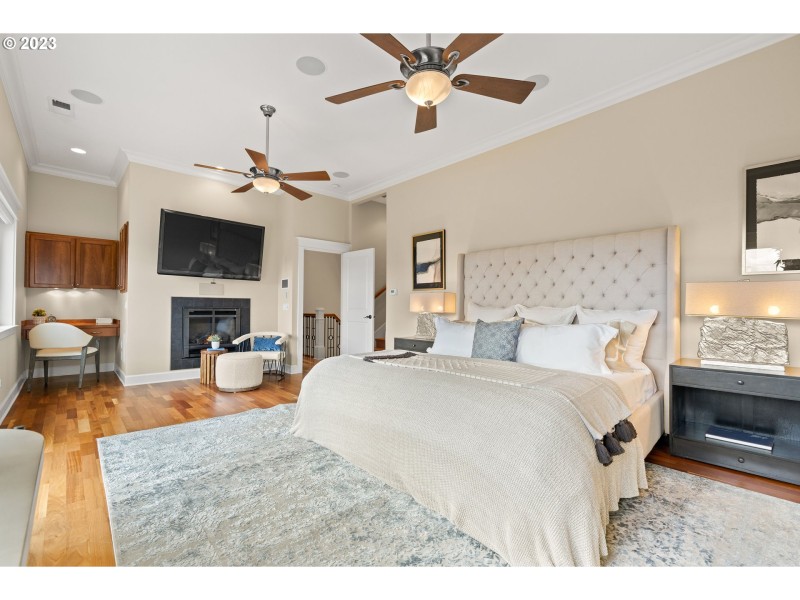 Bedroom, Primary