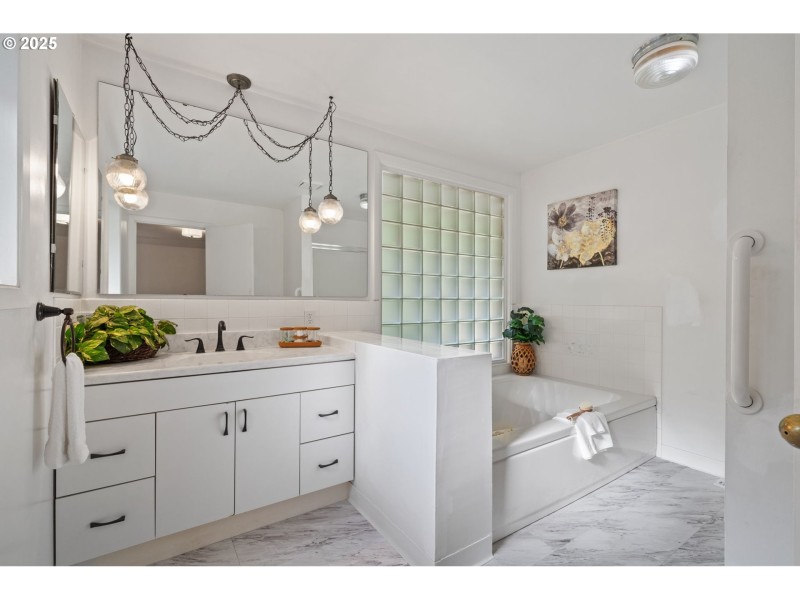Bathroom, Attached