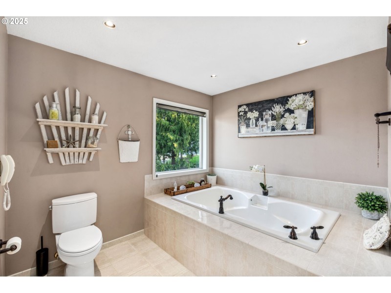 Owner's Suite Bathroom