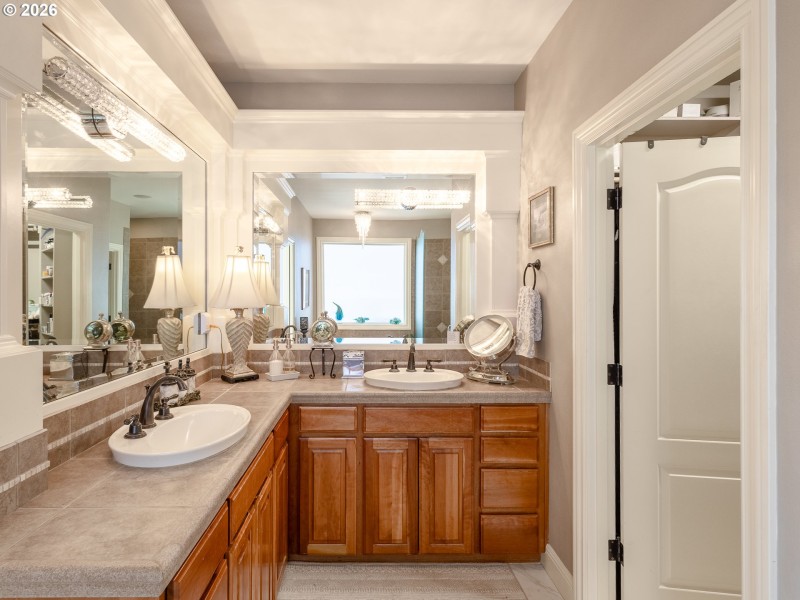 Owner's Suite Bathroom