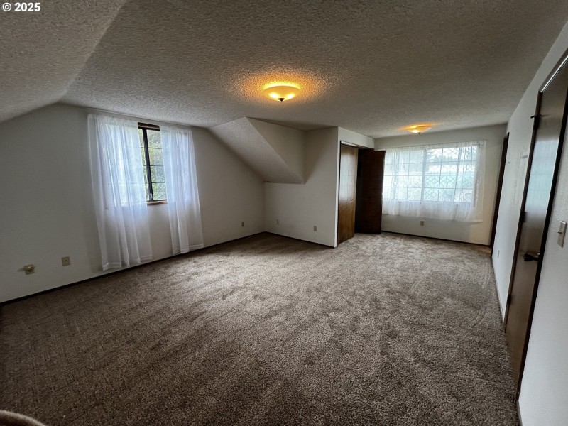 Bedroom, Primary