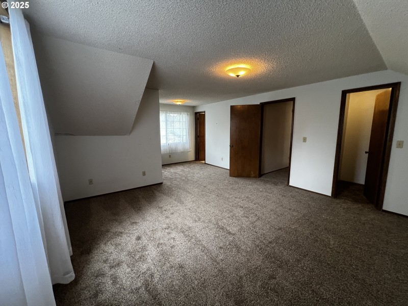 Bedroom, Primary