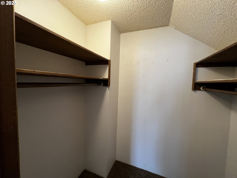 Bedroom, Primary