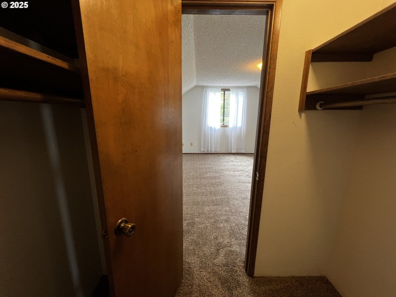 Bedroom, Primary
