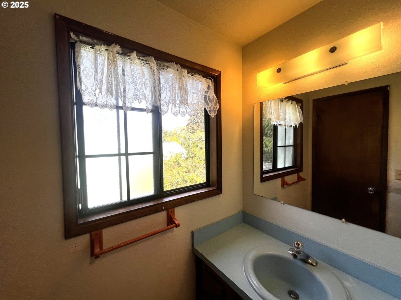 Bathroom, Attached