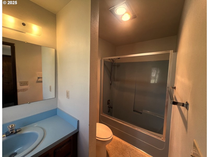 Bathroom, Attached