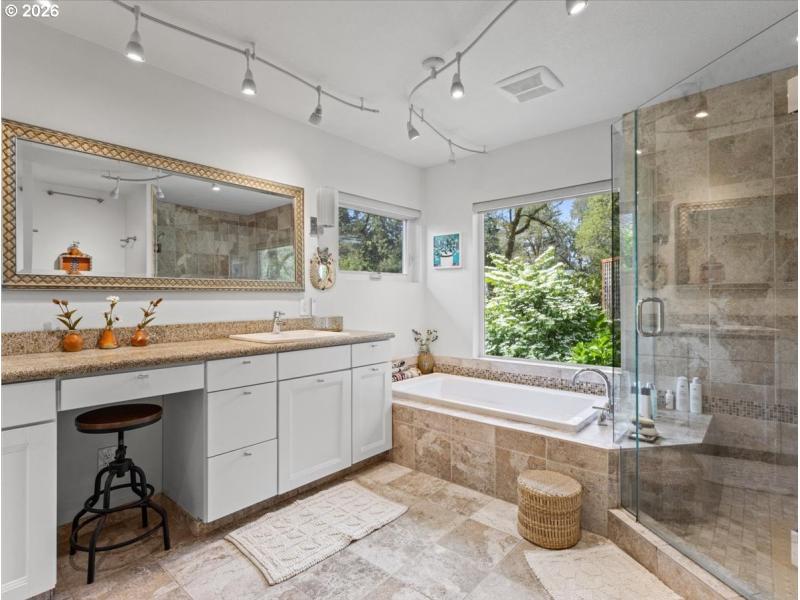 Owner's Suite Bathroom