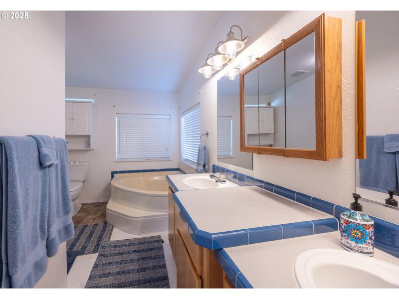 Bathroom, Attached