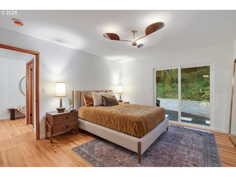 Bedroom, Primary