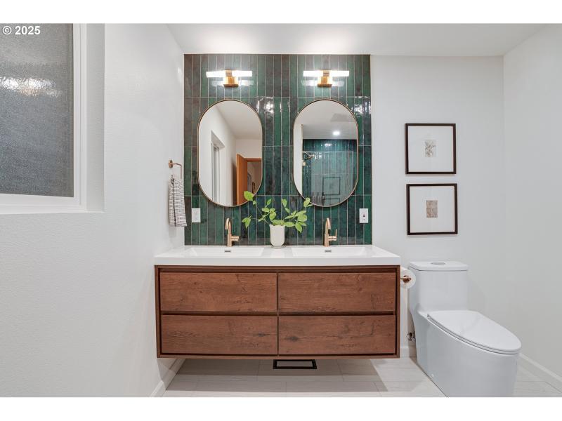 Bathroom, Attached