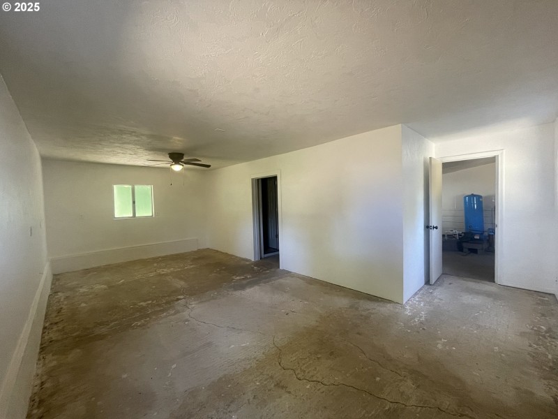 Bedroom, Primary
