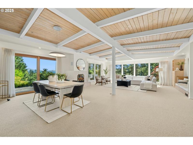 Living Room/Dining Room