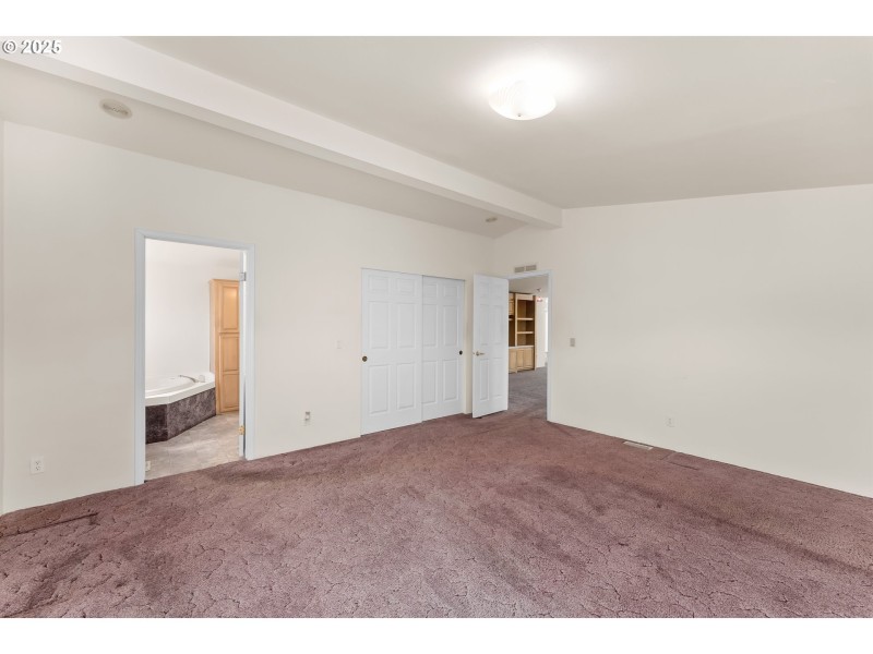 Bedroom, Primary
