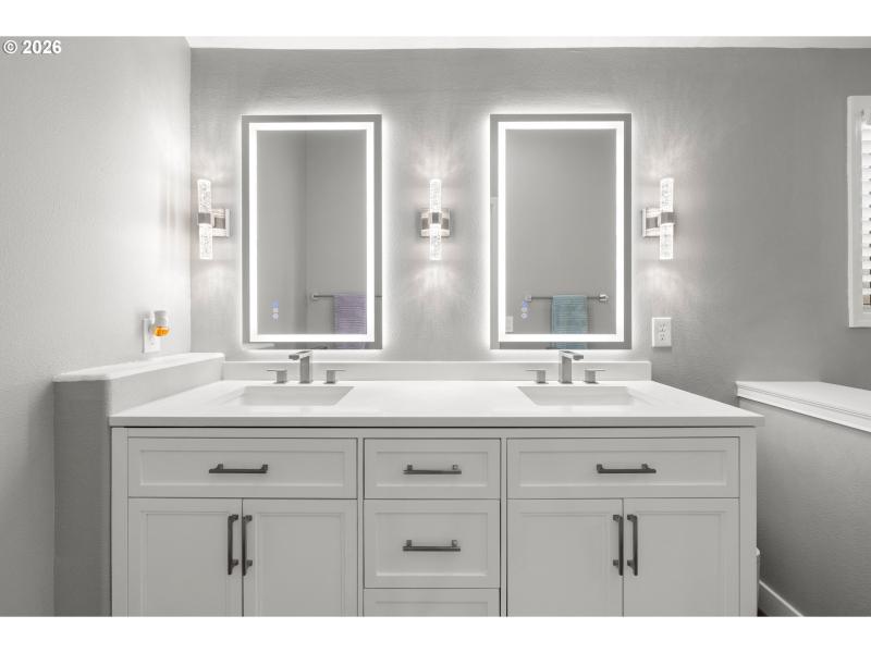 Owner's Suite Bathroom