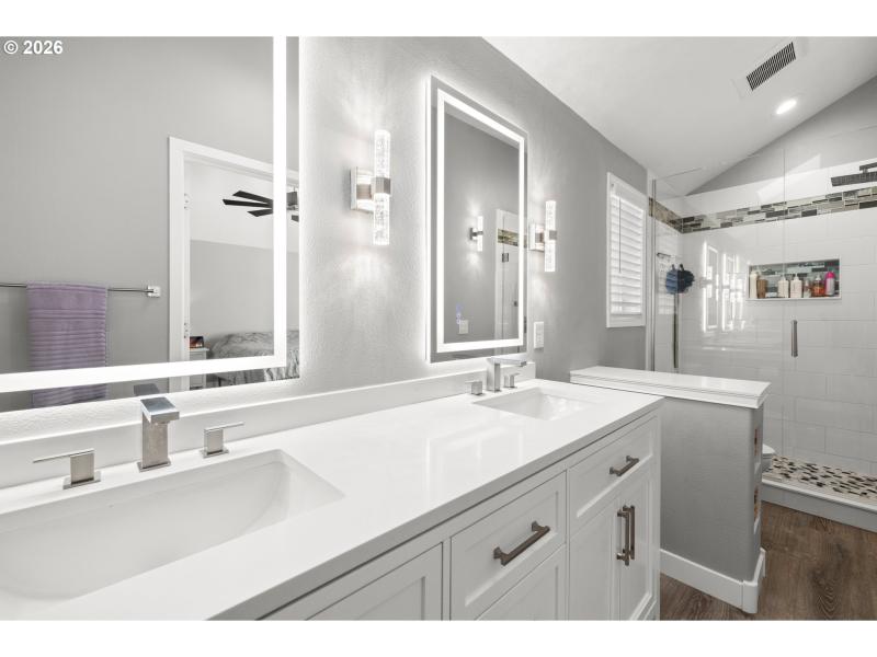 Owner's Suite Bathroom