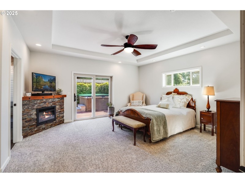 Bedroom, Primary