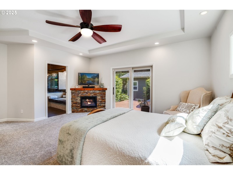 Bedroom, Primary