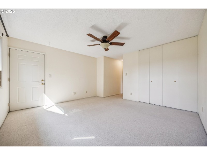 Bedroom, Primary