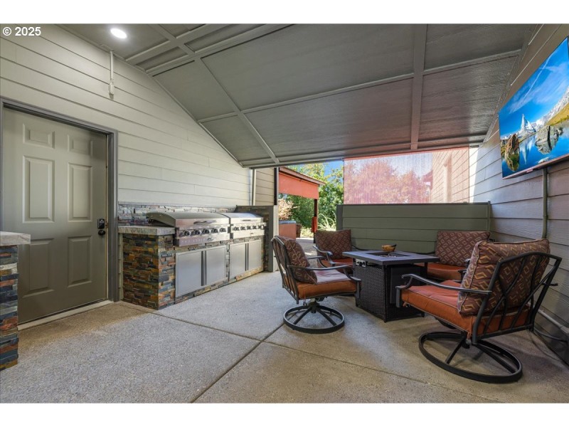 Kitchen/Outside