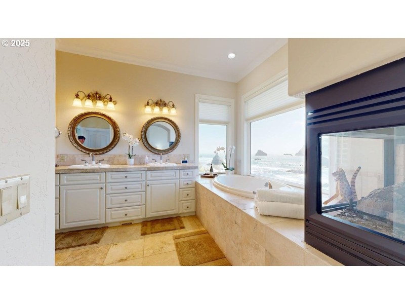 Bathroom, Attached