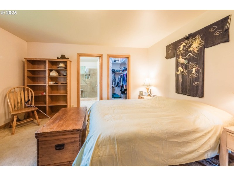 Bedroom, Primary