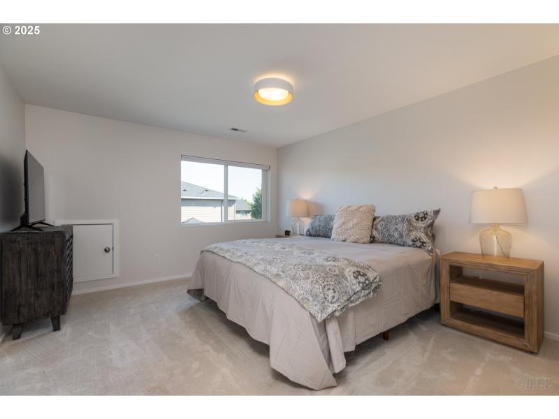 Bedroom, Primary