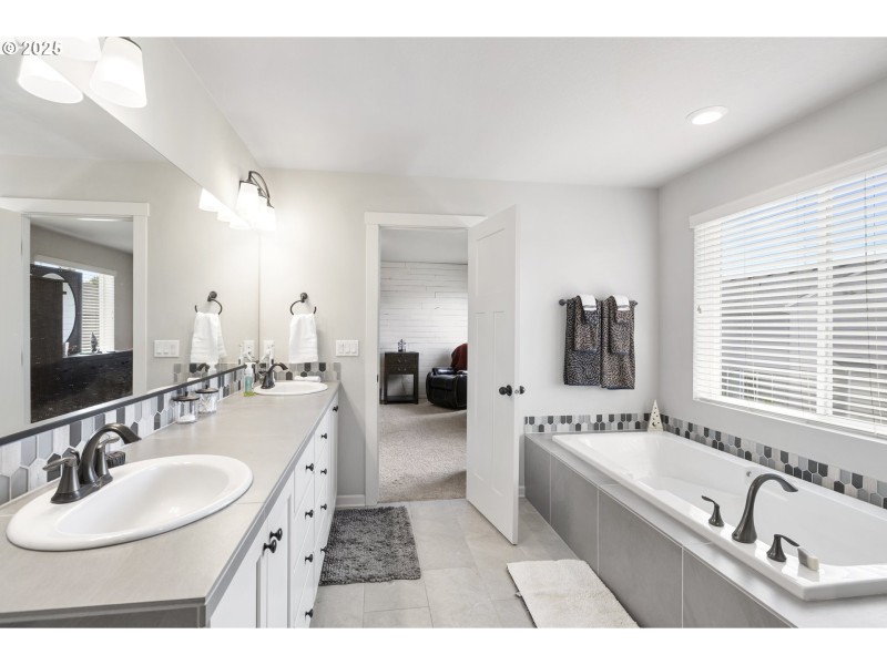Owner's Suite Bathroom