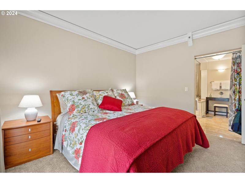 Bedroom, Primary
