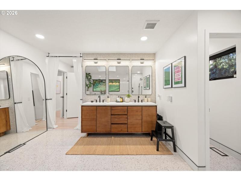 Owner's Suite Bathroom