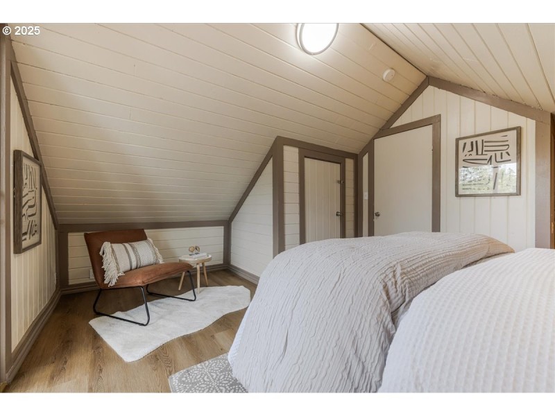 Bedroom, Primary