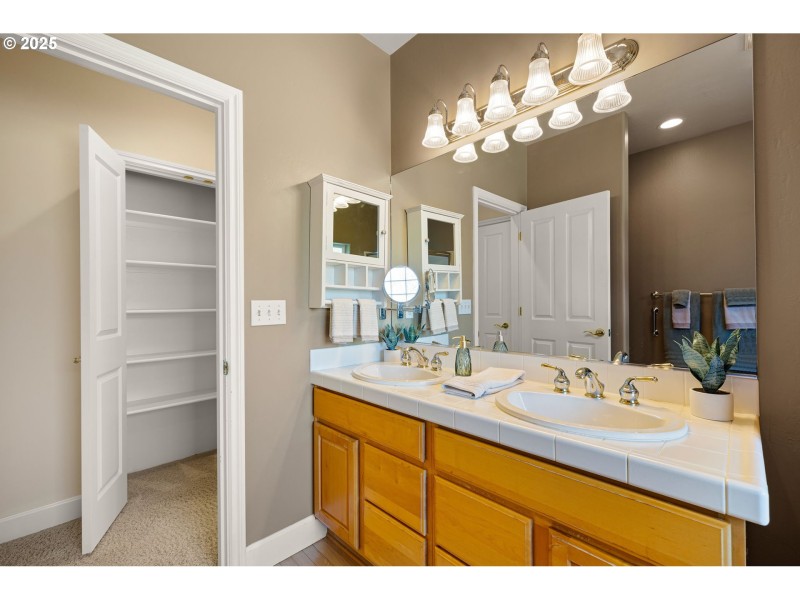 Bathroom, Attached