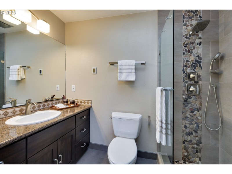 Bathroom, Attached