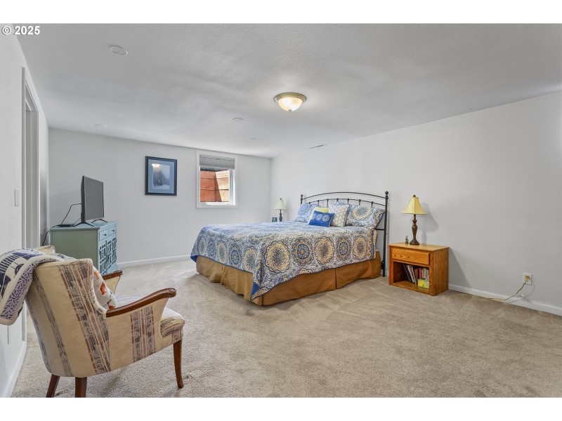 Bedroom, Primary