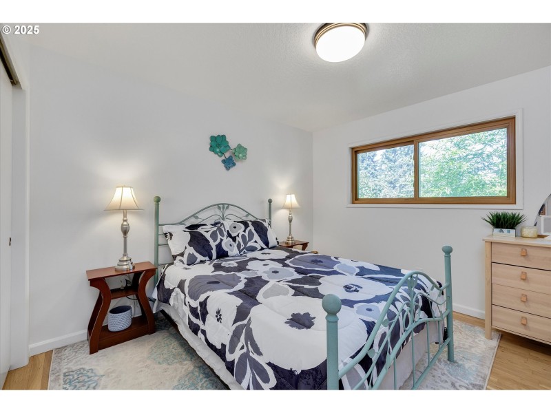 Bedroom, Primary