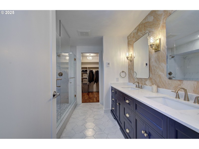 Bathroom, Attached